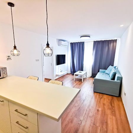 Citycenter Boutique Apartment Larnaca Luaran gambar