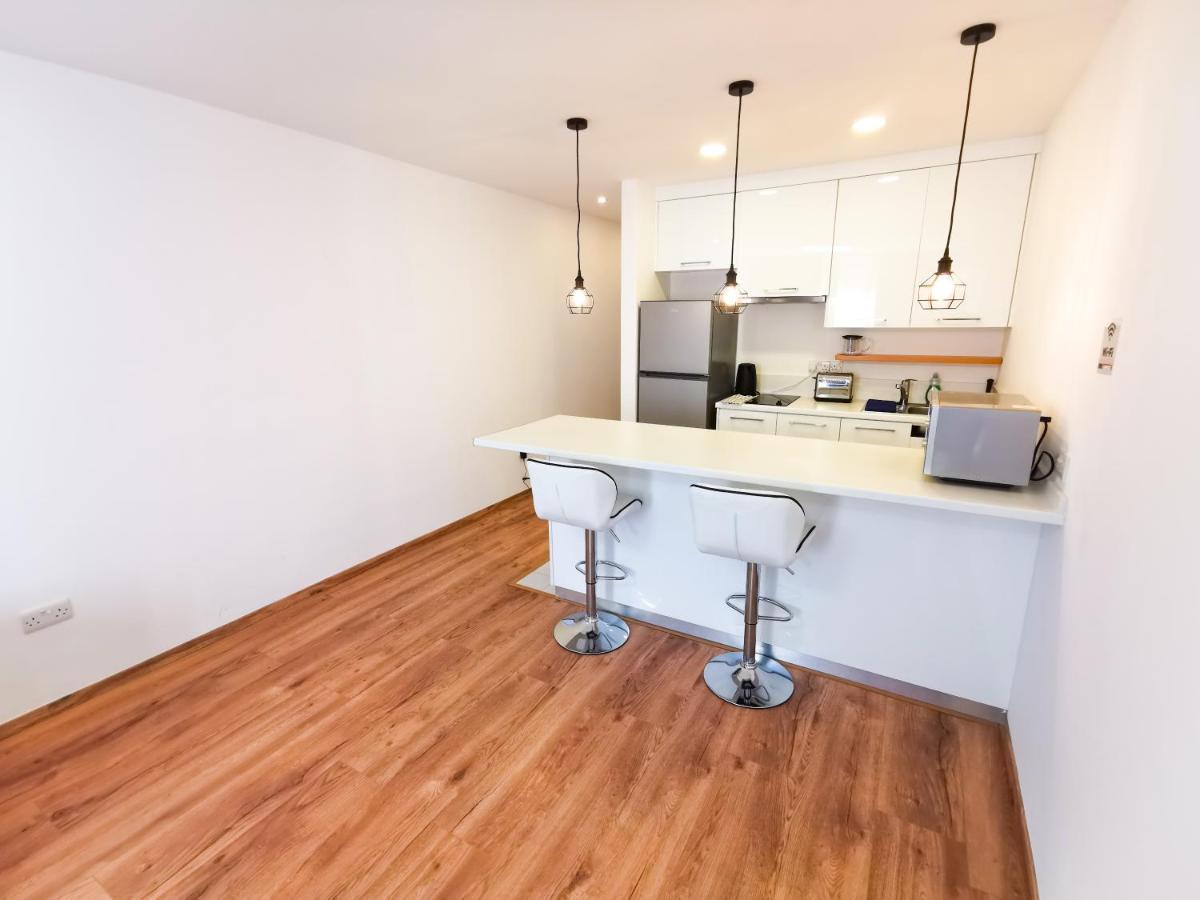 Citycenter Boutique Apartment Larnaca Luaran gambar