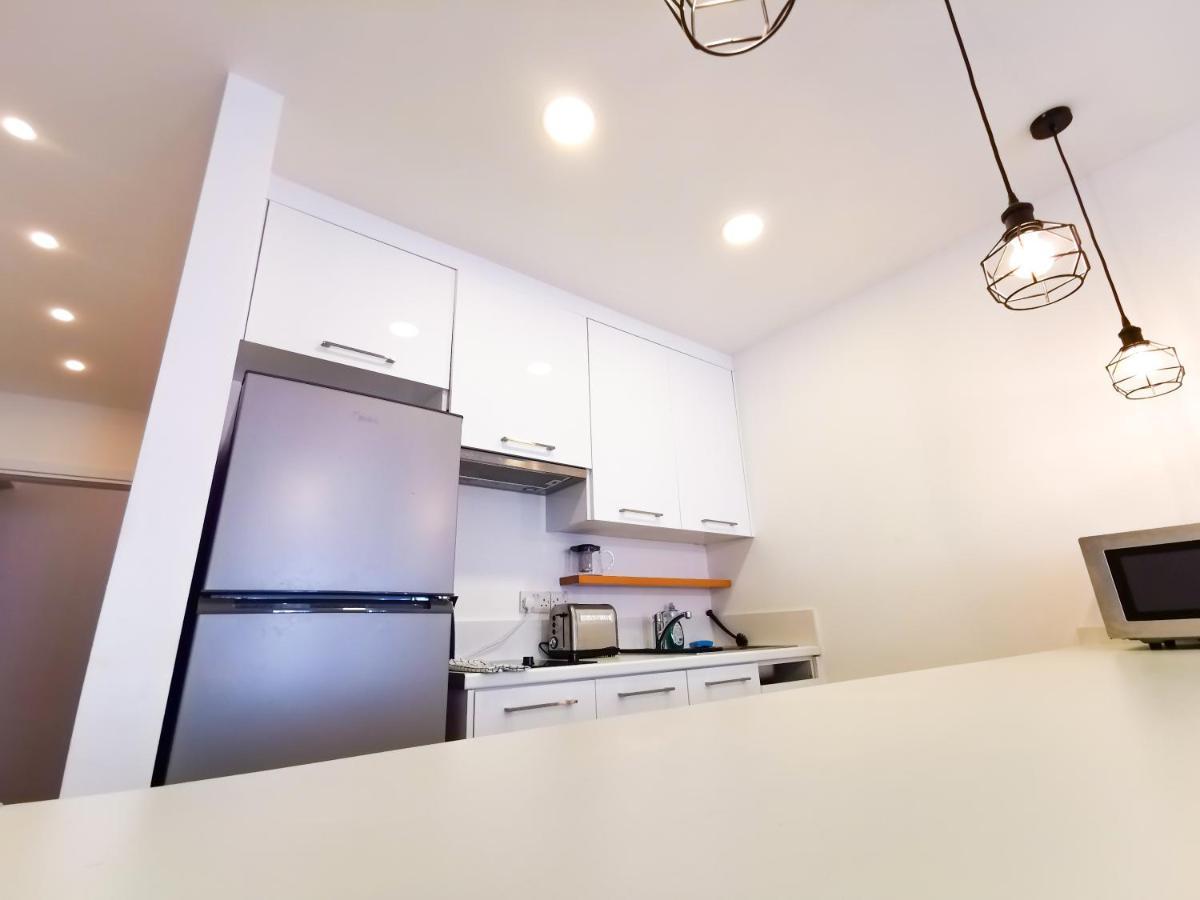 Citycenter Boutique Apartment Larnaca Luaran gambar